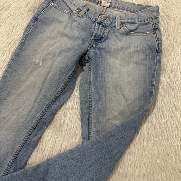 Guess Y2K women’s distressed light wash denim jeans size 26 - Picture 2 of 10